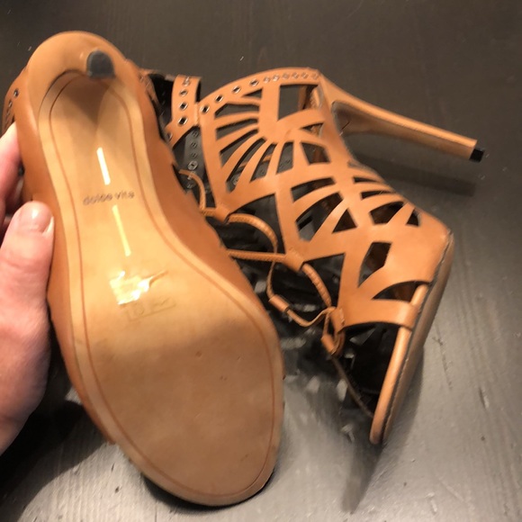 Like New - Woman’s Dolce Vita sexy High heel sandals - Picture 7 of 12